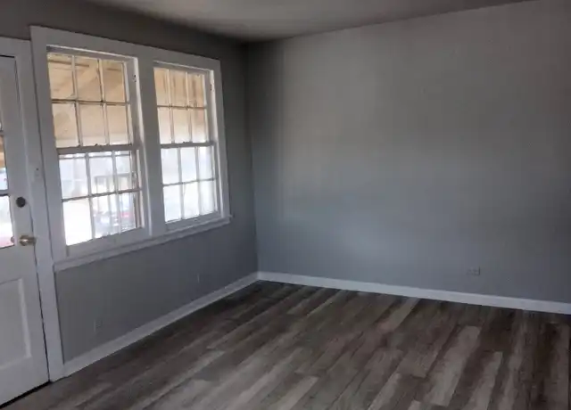Property at 3003 Venus St, San Antonio, TX, 78226, 2 beds, 1 bath, [object Object]