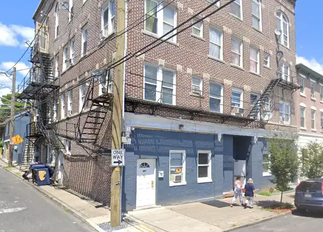 Property at 621 W Turner St Apt 8, Allentown, PA, 18102, 3 beds, 1 bath, [object Object]