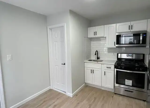 Property at 575 John F. Kennedy Blvd Unit 5, Bayonne, NJ, 07002, 3 beds, 1 bath, [object Object]