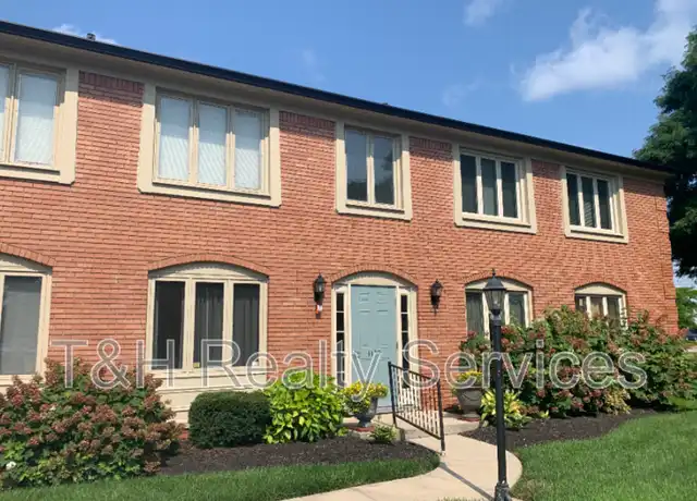 Property at 1150 Canterbury Ct, Indianapolis, IN, 46260, 2 beds, 1 bath, [object Object]