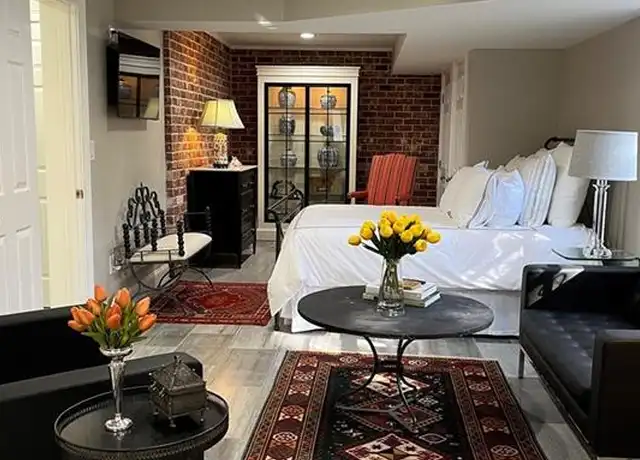 Property at 2523 Sharondale Dr NE Unit B, Atlanta, GA, 30305, 1 bed, 1 bath, [object Object]