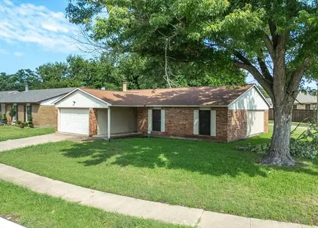 Property at 10217 Ironwood Ln, Dallas, TX, 75249, 3 beds, 2 baths, [object Object]