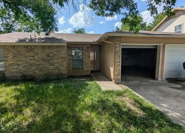 Property at 2005 Holly Springs Dr, Taylor, TX, 76574, 3 beds, 2 baths, [object Object]