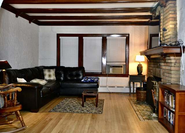Photo of 406 Burton Ave Unit 1, Waukegan, IL 60085