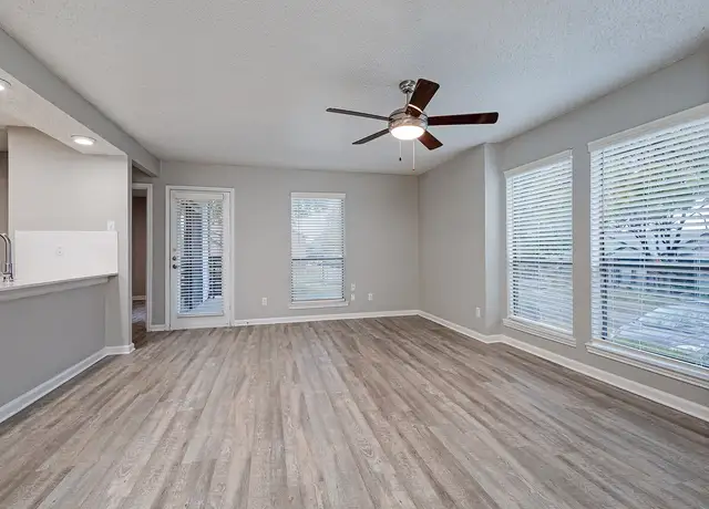 Photo of 1000 W Yellow Jacket Ln, Rockwall, TX 75087