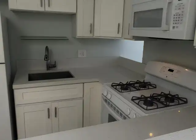 Property at 5029 W Point Loma Blvd Unit C, San Diego, CA, 92107, 2 beds, 1 bath, [object Object]