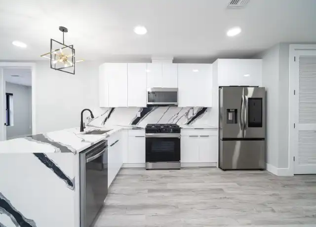 Property at 187 Culver Ave Unit 207, Jersey City, NJ, 07305, 2 beds, 1 bath, [object Object]