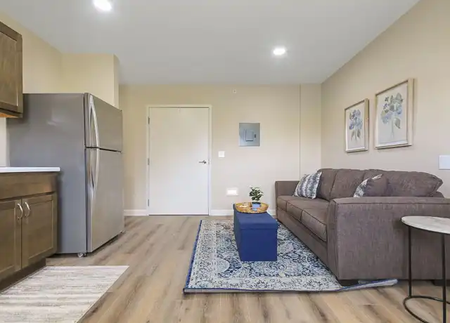 Property at 300 Henry Clay Blvd Unit 303, Ashland, MO, 65010, 1 bed, 1 bath, [object Object]