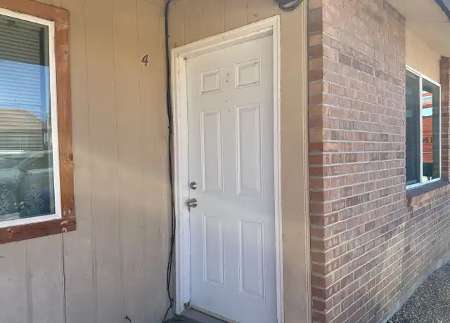 Property at 4 W Main St, Bloomfield, NM, 87413, 2 beds, 1 bath, [object Object]