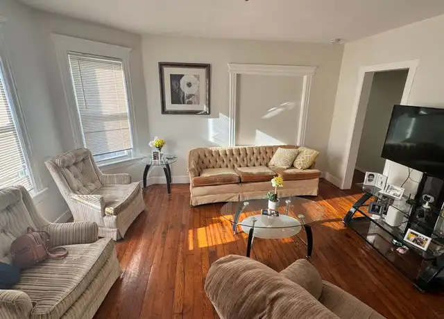 Property at 129-131 Wilbraham Ave Unit 1, Springfield, MA, 01109, 3 beds, 1 bath, [object Object]