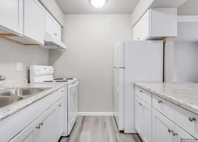 Property at EVERGREEN PLACE - 3000 W Spencer St, Appleton, WI, 54914, 1 bed, 1 bath, [object Object]