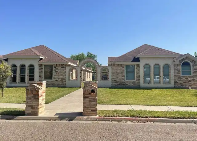 Property at 2015 W Western Dr, Edinburg, TX, 78539, 2 beds, 2 baths, [object Object]