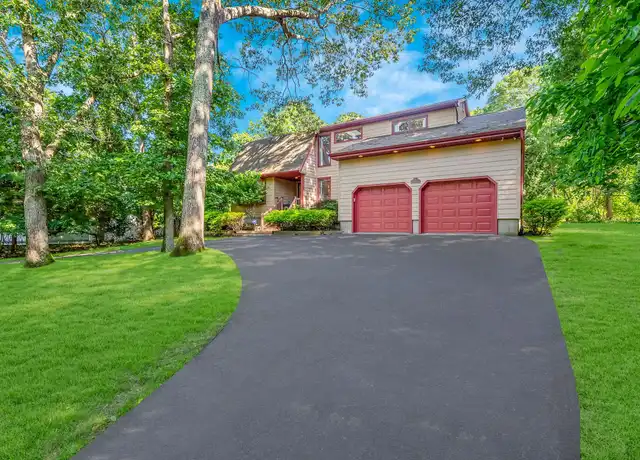Property at 5 Bay Woods Dr, Hampton Bays, NY, 11946, 4 beds, 3.5 baths, [object Object]