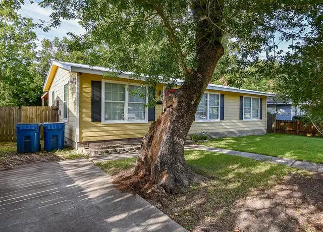 Property at 1105 Avenue D, Rosenberg, TX, 77471, 2 beds, 1 bath, [object Object]