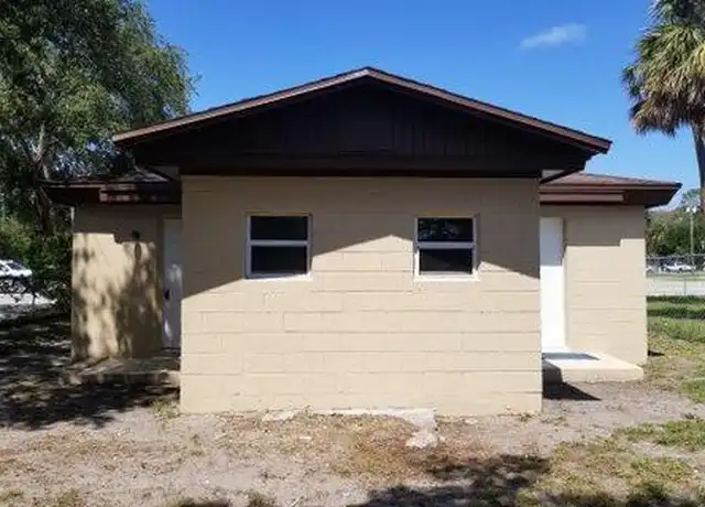 Property at 806 N 25th St Unit B, Fort Pierce, FL, 34947, 2 beds, 1 bath, [object Object]