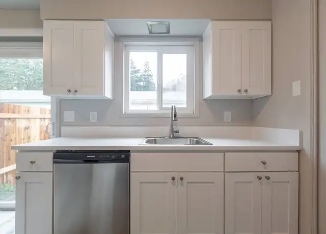 Property at Briarwood Townhomes - 9985 SE 65th Ave, Portland, OR, 97222, 2 beds, 1-1.5 bath, [object Object]