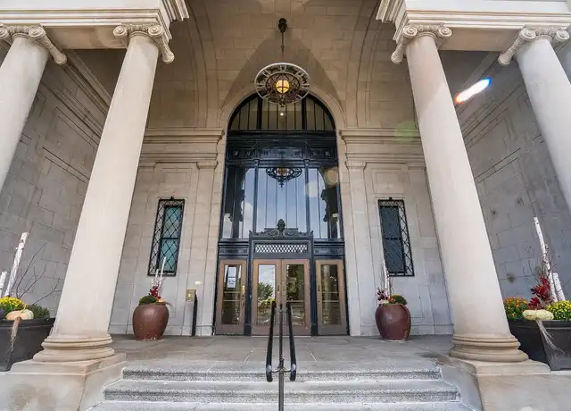 Property at 430 Oak Grove St, Minneapolis, MN, 55403, 0-1 beds, 1-1.5 bath, [object Object]