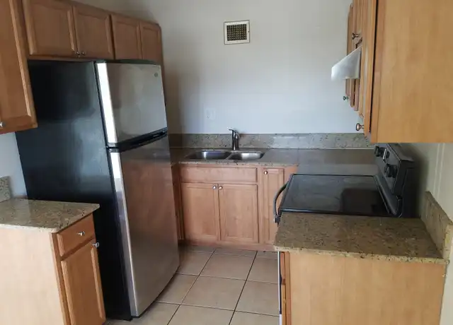 Property at 1920 Suwanee Ave, Fort Myers, FL, 33901, 2 beds, 1 bath, [object Object]
