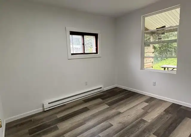Property at 227-229 E Catawissa St Unit 227B, Nesquehoning, PA, 18240, 3 beds, 1 bath, [object Object]