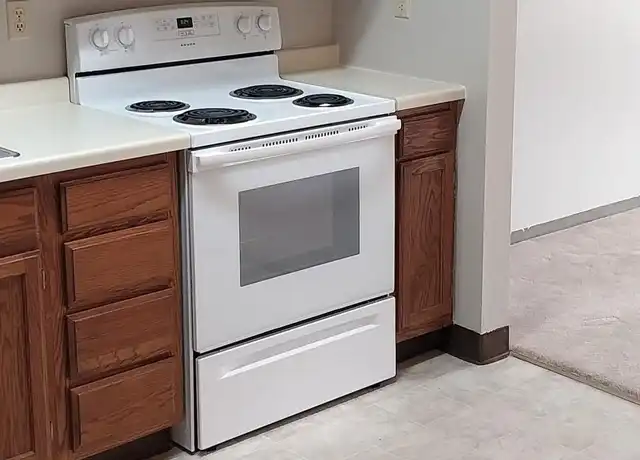Property at 1602 Greenwood St E, Thief River Falls, MN, 56701, 1 bed, 1 bath, [object Object]