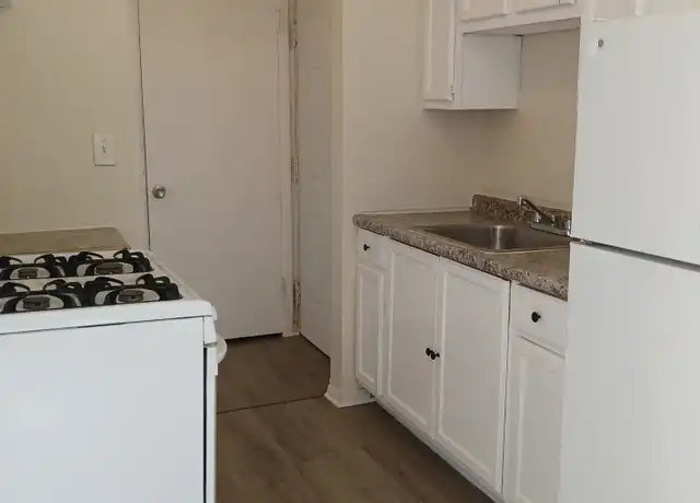 Property at 15959 Nelacrest Rd Unit 205, East Cleveland, OH, 44112, 2 beds, 1 bath, [object Object]