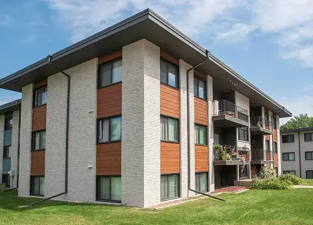 Photo of 10101 Highway 55, Minneapolis, MN 55441