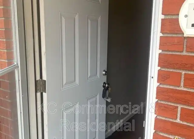 Property at 1705 N Lynn St Unit 1705 1/2, Independence, MO, 64050, 2 beds, 1 bath, [object Object]