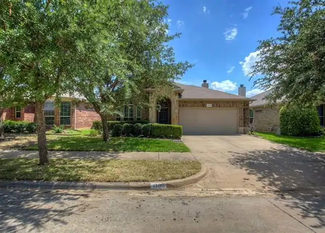 Property at 1109 Central Village Dr, Denton, TX, 76210, 3 beds, 2 baths, [object Object]