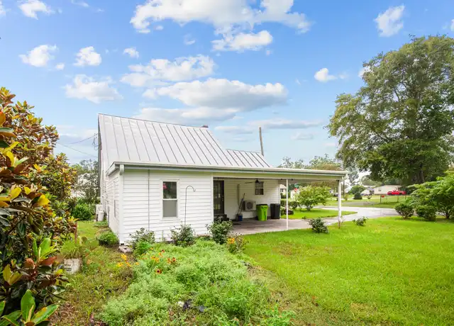 Property at 814 N C St, New Bern, NC, 28560, 2 beds, 2 baths, [object Object]