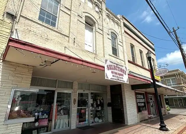 Property at 102 S Houston St Unit 1, Wharton, TX, 77488, 2 beds, 1 bath, [object Object]
