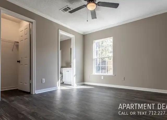 Property at 108 Varsity Cir Unit 3636, Huntsville, TX, 77340, 4 beds, 4 baths, [object Object]