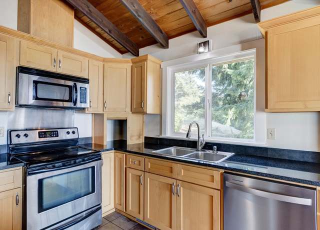 Photo of 1246 Noel Greene Dr, Oak Harbor, WA 98277
