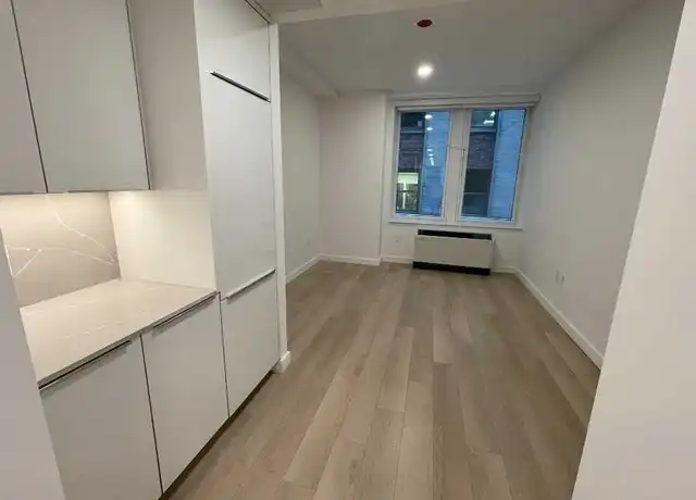 Property at 20 Broad St Unit 1810, New York, NY, 10005, 2 beds, 1 bath, [object Object]