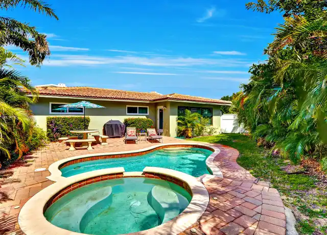 Property at 390 N Juno Ln, Juno Beach, FL, 33408, 2 beds, 2 baths, [object Object]