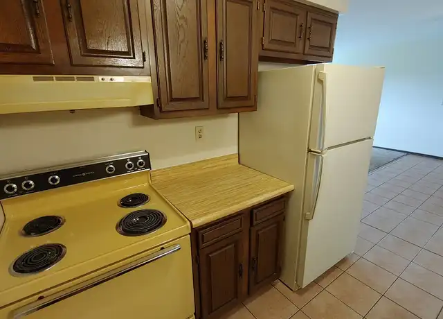 Property at 602 Bernard St Unit 6, Watertown, WI, 53094, 2 beds, 1 bath, [object Object]
