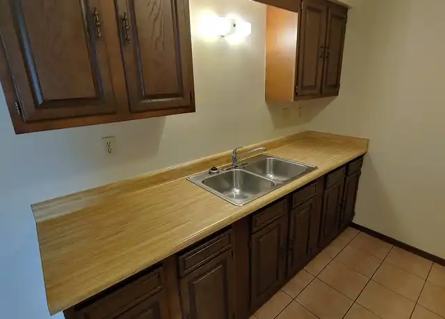 Property at 602 Bernard St Unit 6, Watertown, WI, 53094, 2 beds, 1 bath, [object Object]