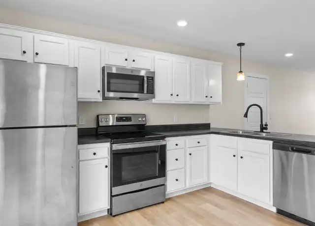 Property at 124 Sam Winston Way, Winchester, KY, 40391, 2 beds, 2.5 baths, [object Object]