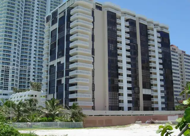 Property at 6423 Collins Ave #901, Miami Beach, FL, 33141, 1 bed, 2 baths, [object Object]