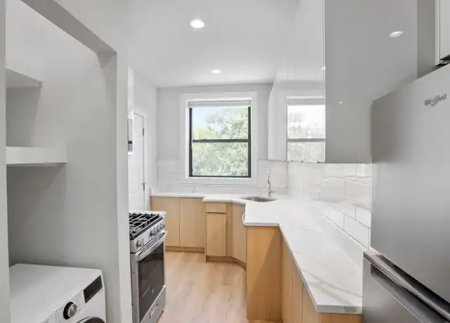 Property at 7514 N Eastlake Ter Unit 7510-2W, Chicago, IL, 60626, 3 beds, 1 bath, [object Object]