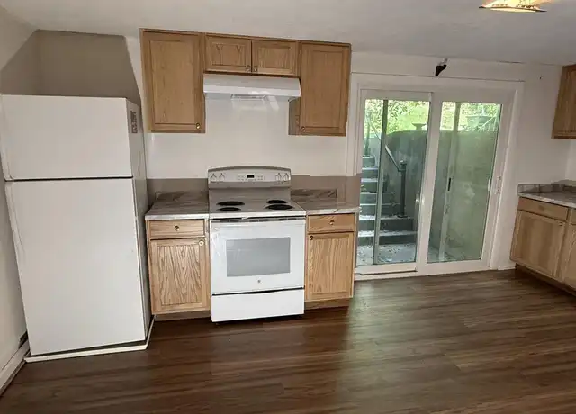Property at 2224 Montgomery Ave, Woodbridge, VA, 22191, 2 beds, 1 bath, [object Object]