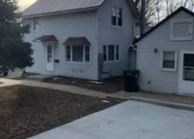 Property at 1215 Walnut St, Cedar Falls, IA, 50613, 3 beds, 2 baths, [object Object]