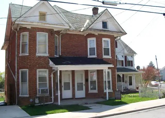 Property at 249 Cleveland Ave, Waynesboro, PA, 17268, 2 beds, 1 bath, [object Object]