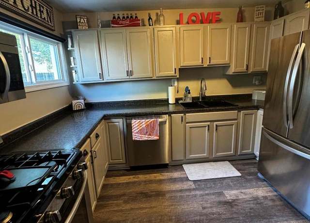 Photo of 11 Cross St, Bristol, IL 60512