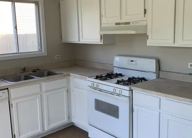 Property at 735 Clearwood Ct, Aurora, IL, 60504, 3 beds, 1.5 baths, [object Object]