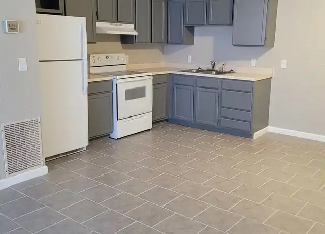 Property at 2107 W Historic 66 Unit 2107 Historic 66 5, Waynesville, MO, 65583, 2 beds, 1 bath, [object Object]