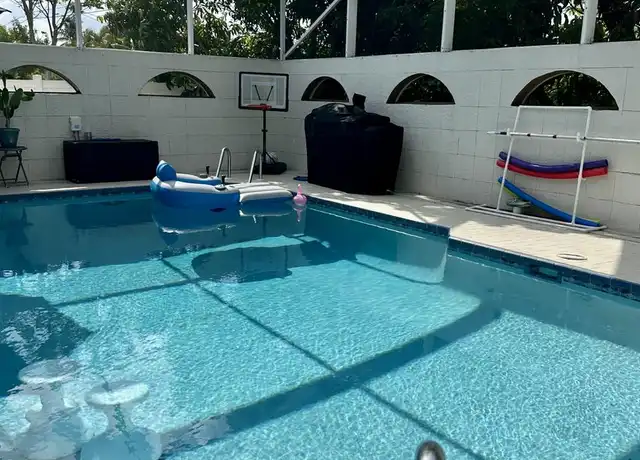 Property at 316 SE 27th St, Cape Coral, FL, 33904, 4 beds, 2 baths, [object Object]