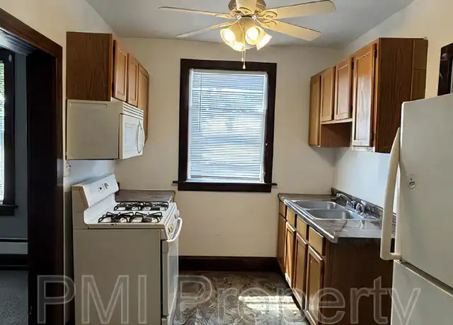 Property at 512 16th St #1, Racine, WI, 53403, 2 beds, 1 bath, [object Object]