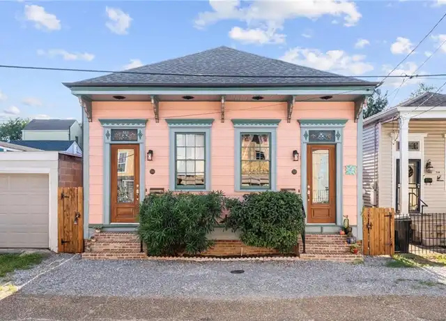 Property at 710 Harmony St, New Orleans, LA, 70115, 3 beds, 1 bath, [object Object]