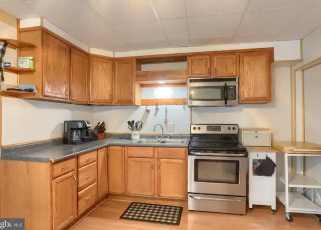 Property at 123 Canal St, Lebanon, PA, 17046, 3 beds, 1 bath, [object Object]
