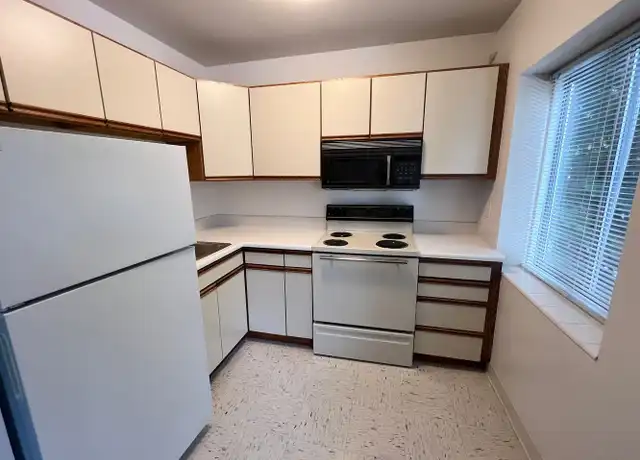 Property at 2175 NW Davis St Unit 203, Portland, OR, 97210, 1 bed, 1 bath, [object Object]